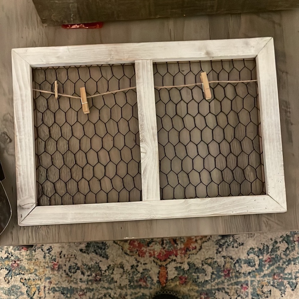 White pic frame